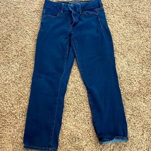 American Eagle Dark-Washed Crop Jean